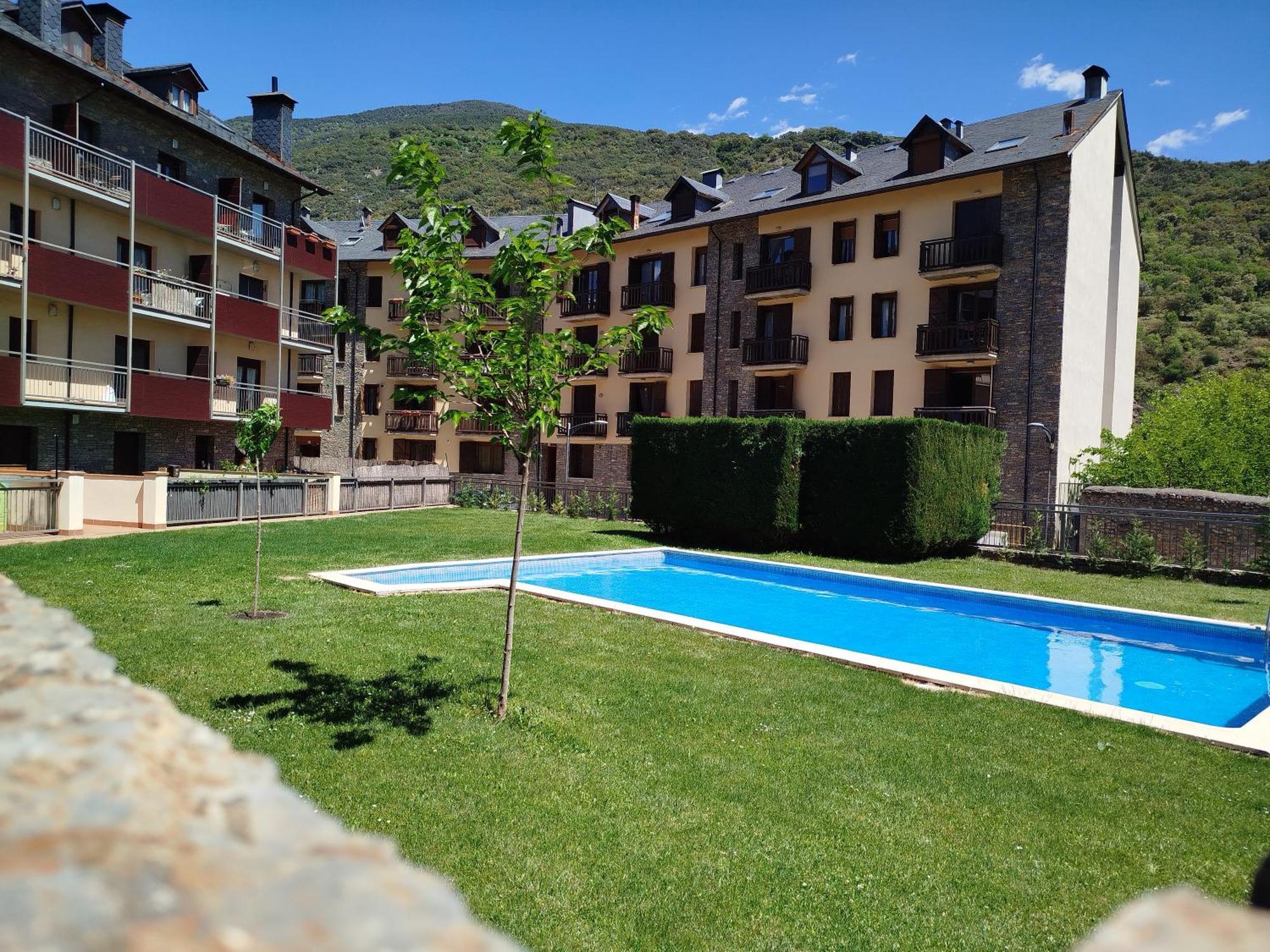 Apartaments Sort Pirineus Экстерьер фото